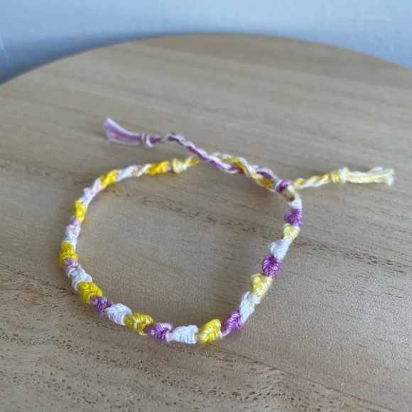 10/$25 Talia Woven Bracelet - Picture 1 of 1